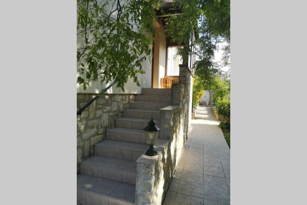 Maison Bayeux: Charming Garden Retreat Near Centre Bayeux