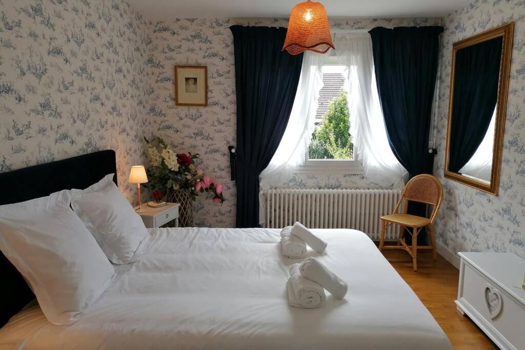 Maison Bayeux: Charming Garden Retreat Near Centre Bayeux