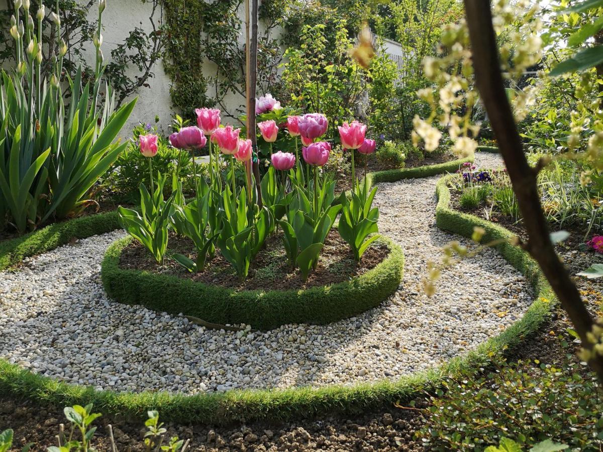 Holiday home Maison Bayeux: Charming Garden Retreat Near Centre