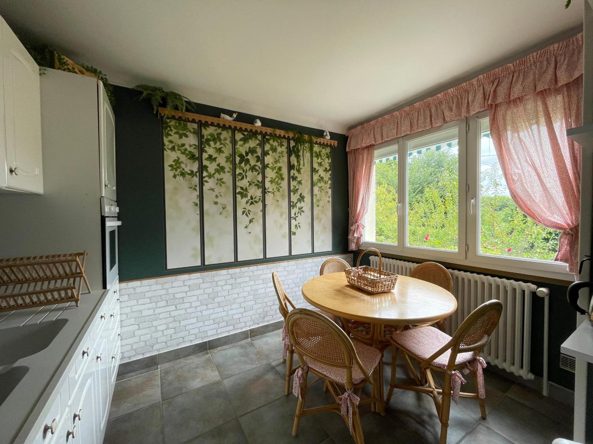 Holiday home Maison Bayeux: Charming Garden Retreat Near Centre *