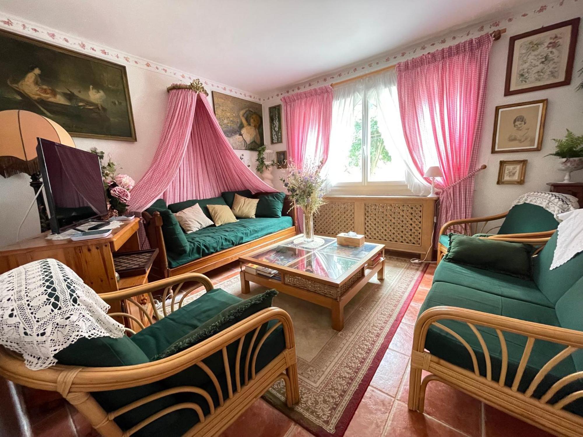 Maison Bayeux: Charming Garden Retreat Near Centre * Bayeux