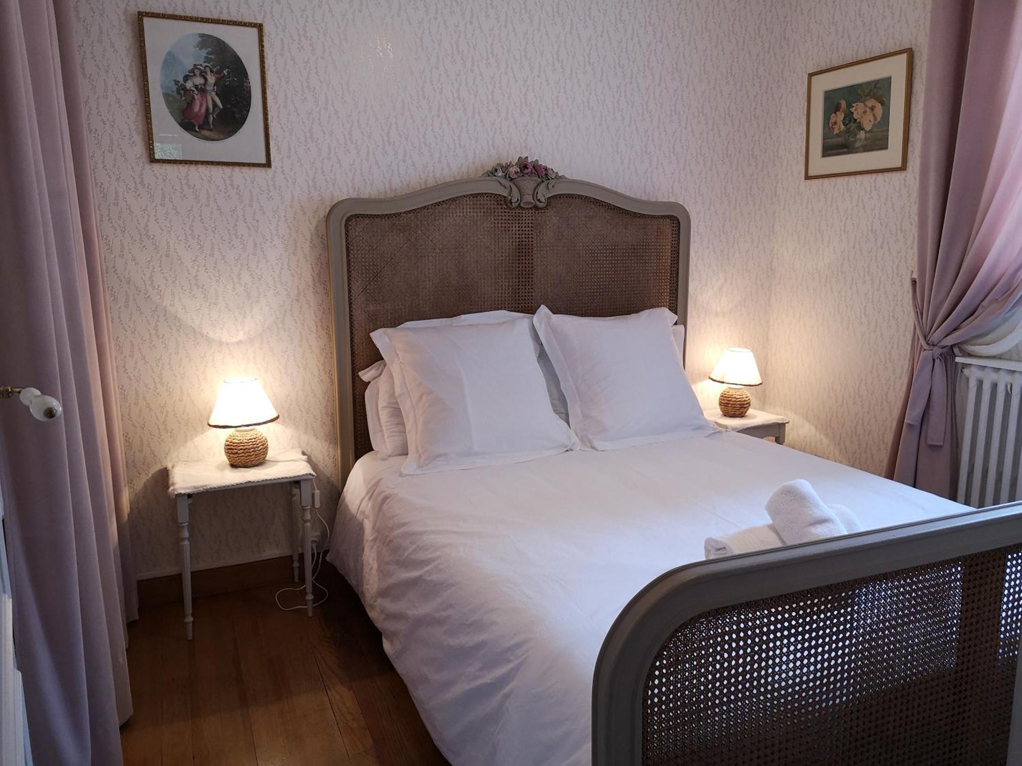 Holiday home Maison Bayeux: Charming Garden Retreat Near Centre *