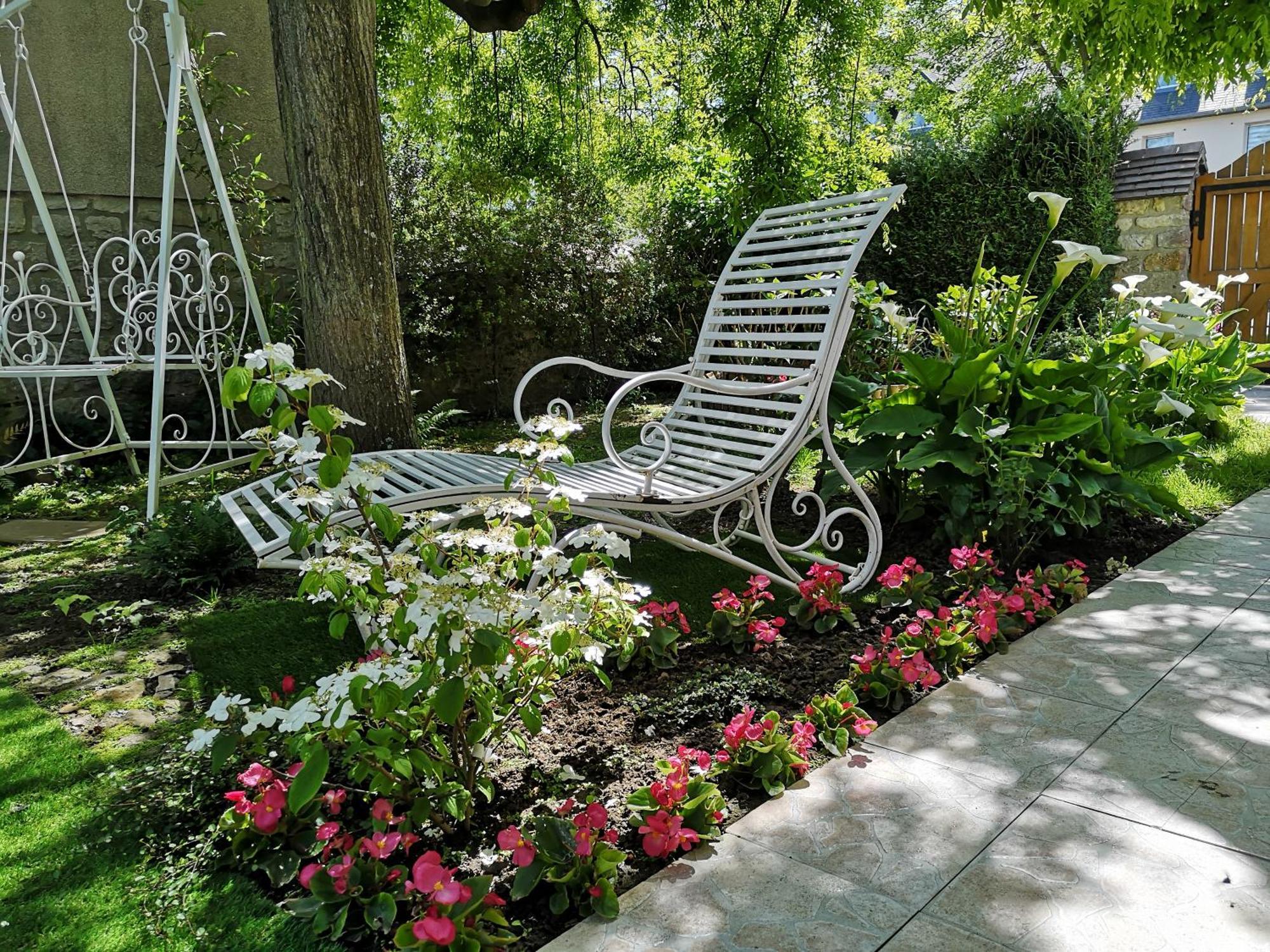 Maison Bayeux: Charming Garden Retreat Near Centre Holiday home